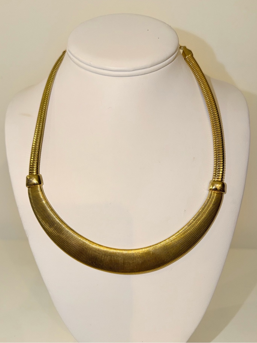 Vtg Signed Avon SP Gold-Tone Ribbed Collar Adjustable Necklace